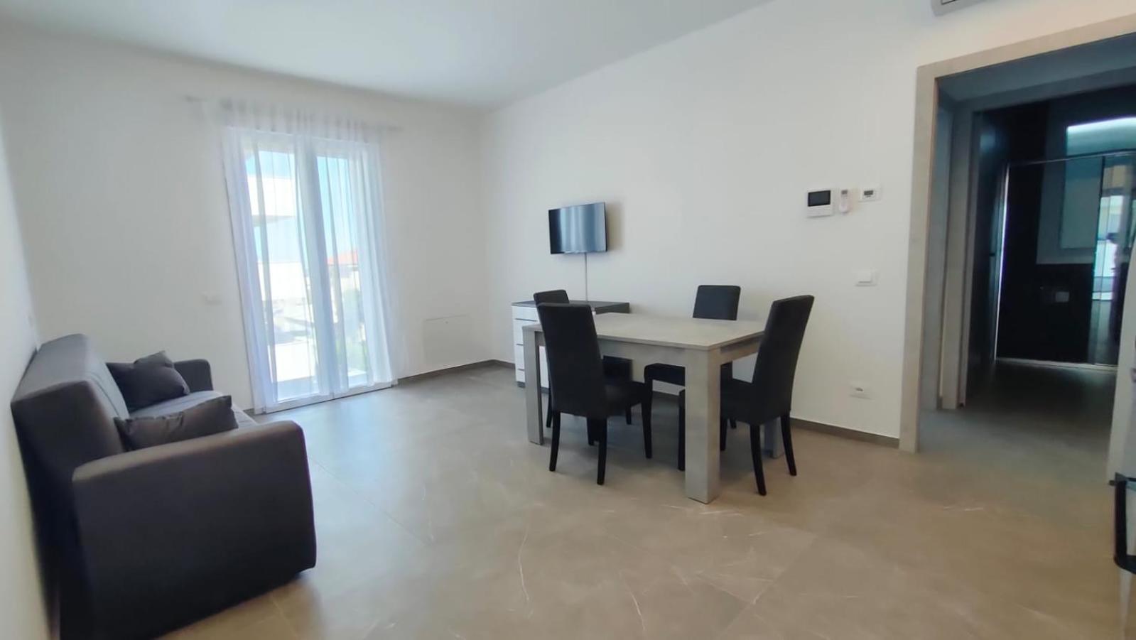 Villa Borghesi Suites Fronte Mare Римини Екстериор снимка