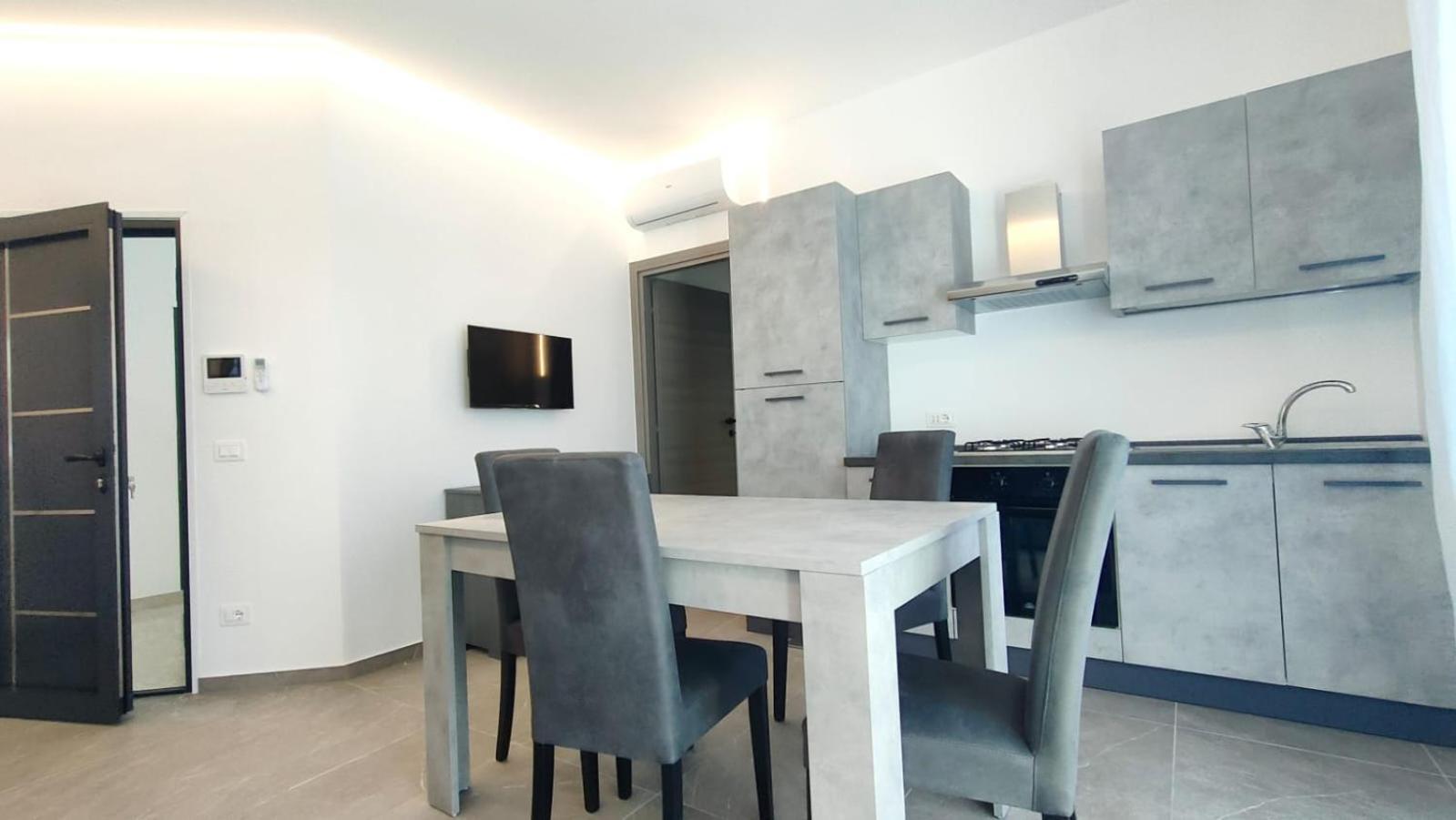 Villa Borghesi Suites Fronte Mare Римини Екстериор снимка