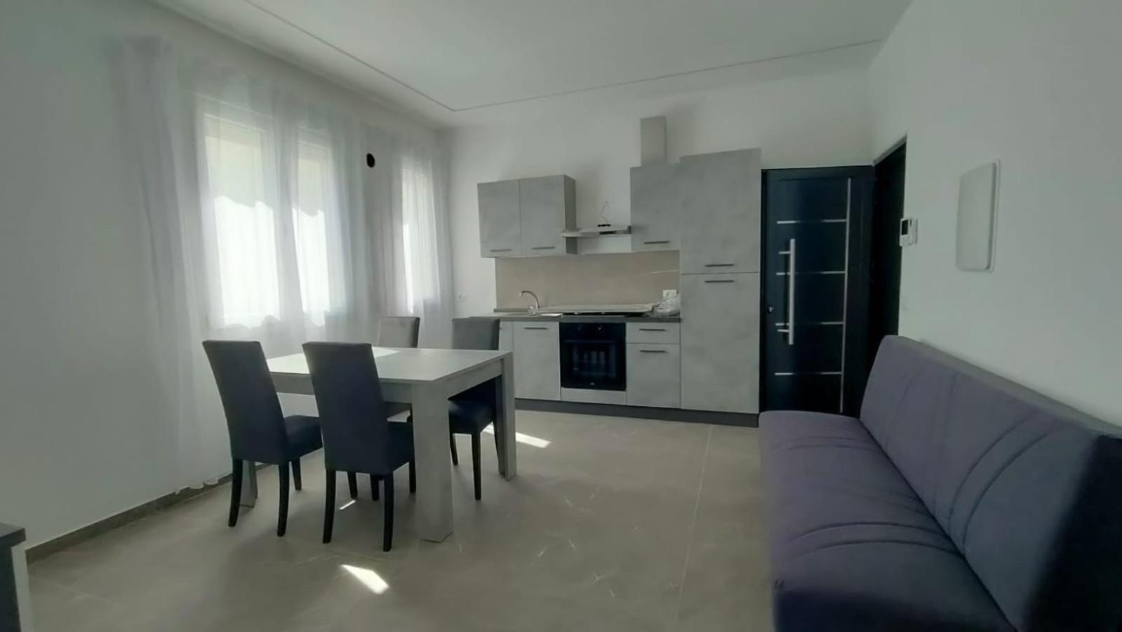 Villa Borghesi Suites Fronte Mare Римини Екстериор снимка