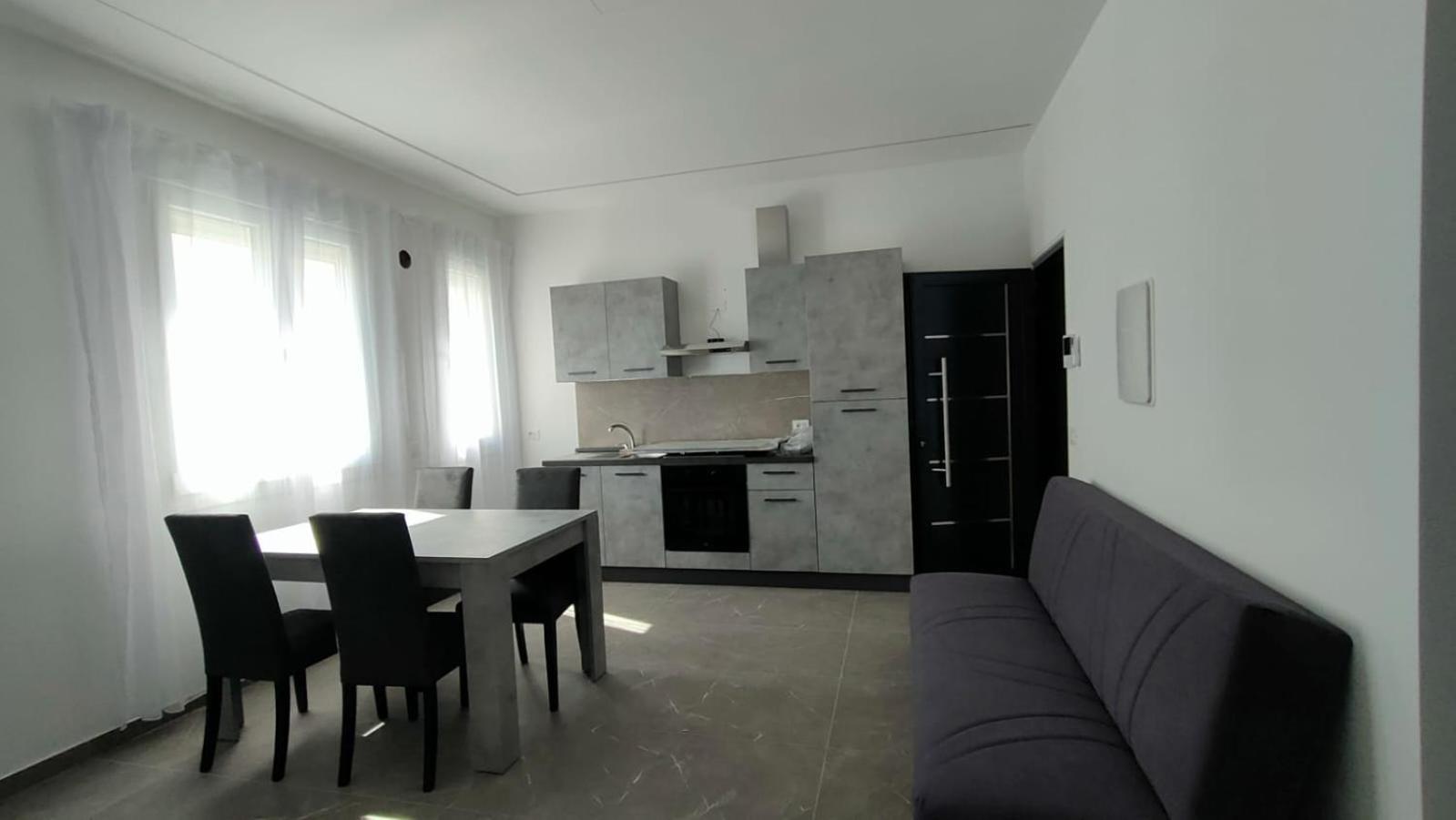 Villa Borghesi Suites Fronte Mare Римини Екстериор снимка