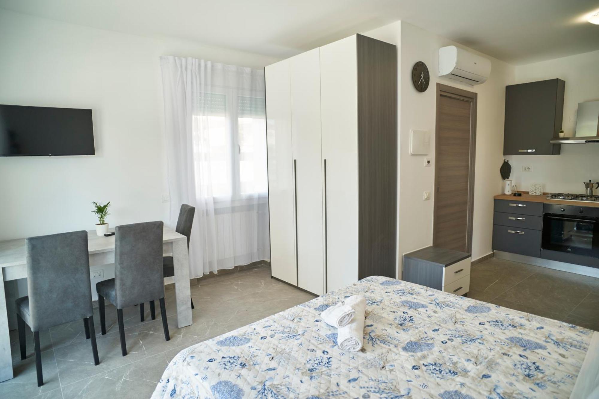 Villa Borghesi Suites Fronte Mare Римини Екстериор снимка