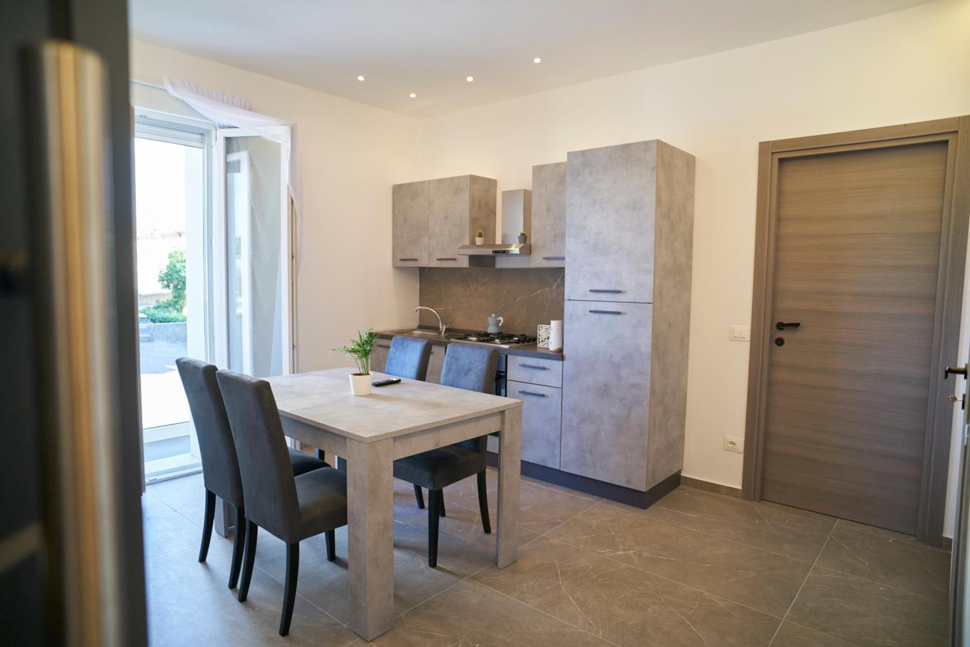 Villa Borghesi Suites Fronte Mare Римини Екстериор снимка