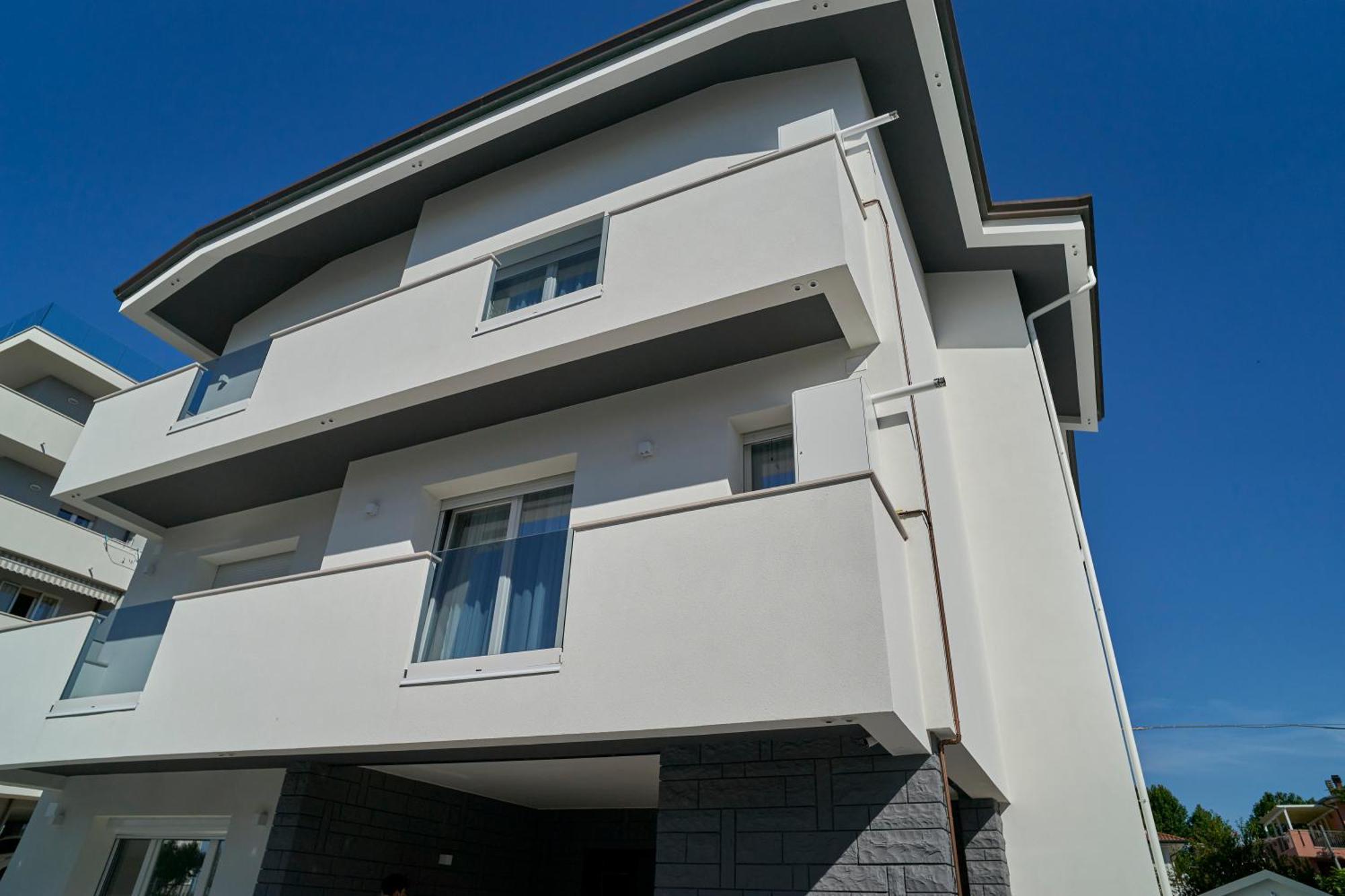 Villa Borghesi Suites Fronte Mare Римини Екстериор снимка